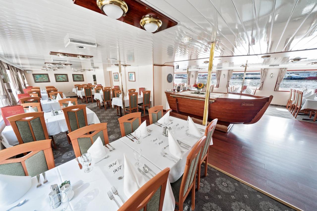 Florentina Boat Botel Prague